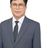 Cận cảnh ve áo và bề mặt vải tuýt si của vest nam trung niên HG101