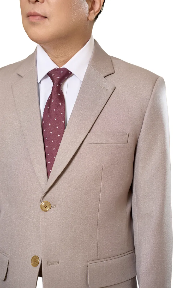 Cận cảnh ve áo và bề mặt vải tuýt si của vest nam trung niên HG105 màu be hồng Cận cảnh ve áo và bề mặt vải tuýt si của vest nam trung niên HG105 màu be hồng
