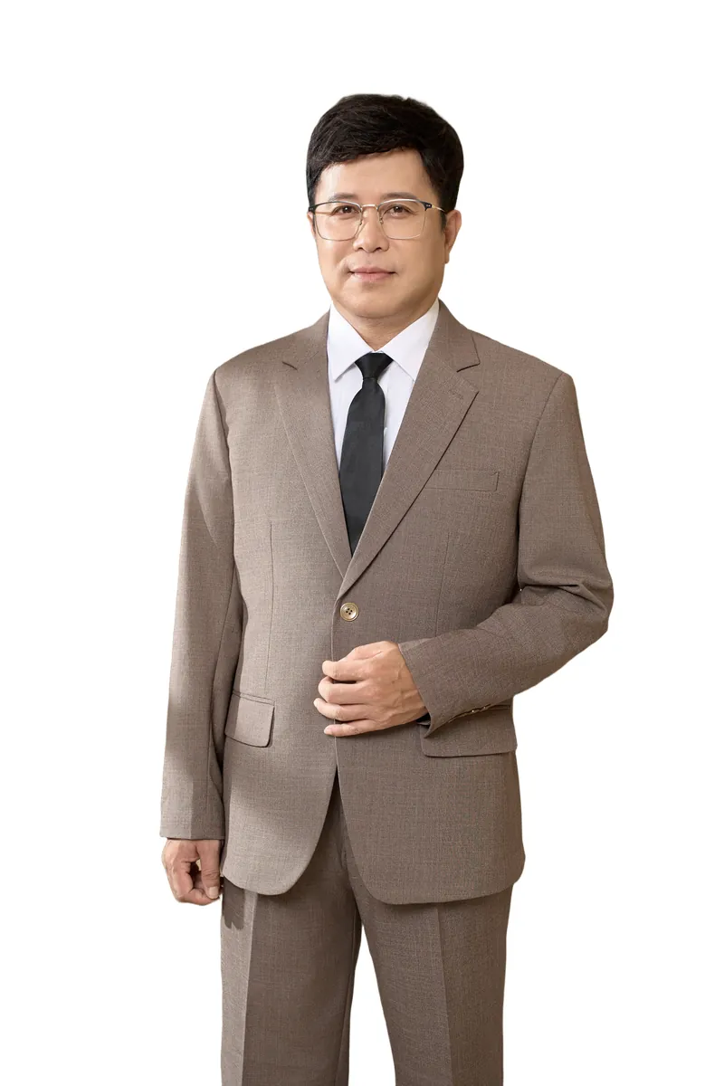 Áo vest nam trung niên HG106 màu nâu, khuy màu vàng đồng, túi dưới có nắp, ảnh nửa người Áo vest nam trung niên HG106 màu nâu, khuy màu vàng đồng, túi dưới có nắp, ảnh nửa người